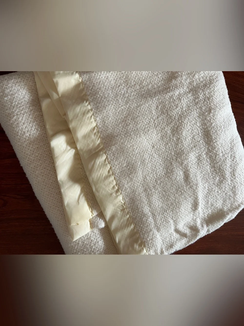 Vintage Faribo Blanket QUEEN Ivory Fluff Loomed Acrylic Satin Trim USA